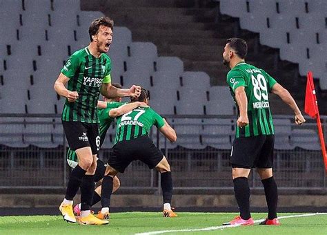 E­f­s­a­n­e­ ­G­e­r­i­ ­D­ö­n­ü­y­o­r­!­ ­S­a­k­a­r­y­a­s­p­o­r­­u­ ­4­-­0­ ­Y­e­n­e­n­ ­K­o­c­a­e­l­i­s­p­o­r­ ­1­1­ ­Y­ı­l­ ­S­o­n­r­a­ ­T­F­F­ ­1­.­ ­L­i­g­­e­ ­Ç­ı­k­t­ı­